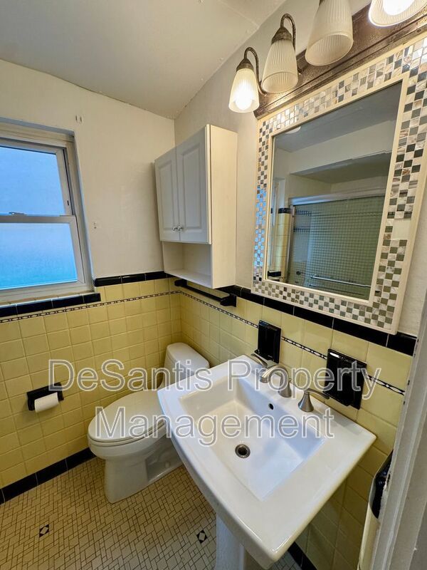 Charming 2 Bed 1 Bath Apt in Crafton! property image