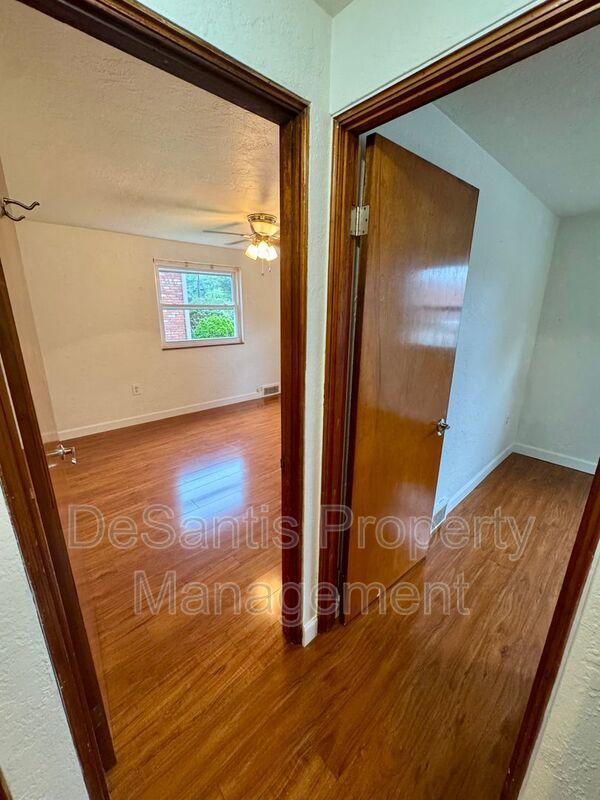 Charming 2 Bed 1 Bath Apt in Crafton! property image