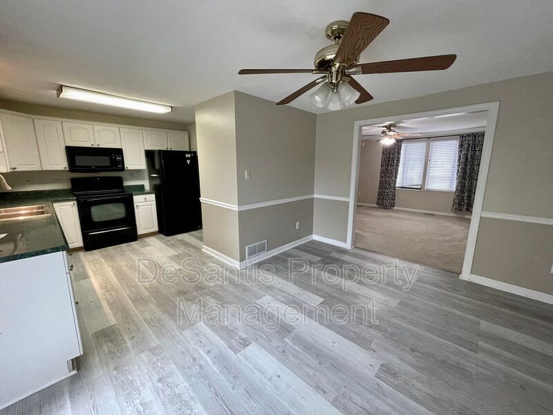 South Fayette - Spacious 3 Bedroom, 2.5 Bath Townhouse - Hunting Ridge Community property image
