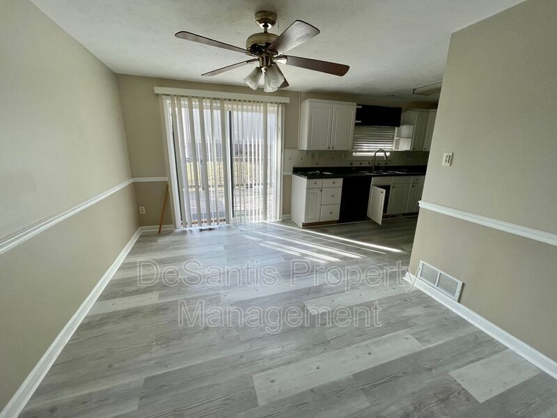 South Fayette - Spacious 3 Bedroom, 2.5 Bath Townhouse - Hunting Ridge Community property image