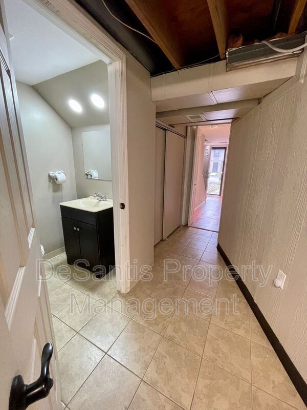 South Fayette - Spacious 3 Bedroom, 2.5 Bath Townhouse - Hunting Ridge Community property image