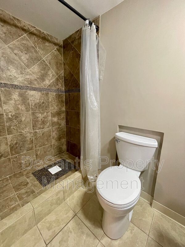 South Fayette - Spacious 3 Bedroom, 2.5 Bath Townhouse - Hunting Ridge Community property image