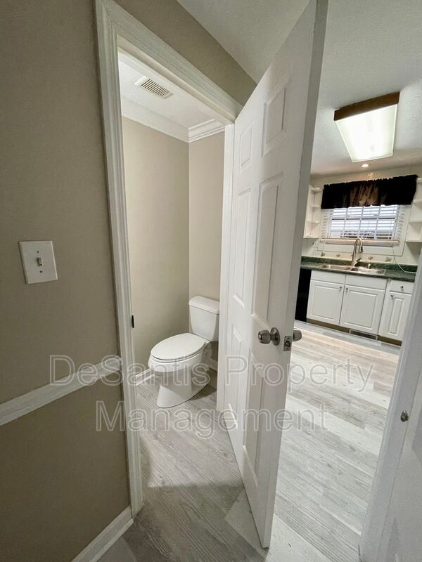 South Fayette - Spacious 3 Bedroom, 2.5 Bath Townhouse - Hunting Ridge Community property image