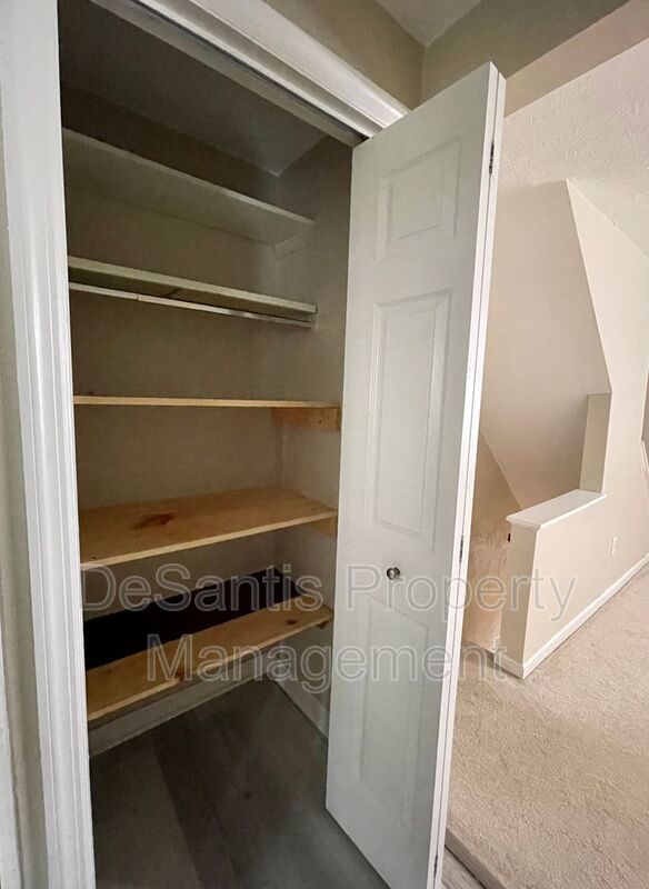 South Fayette - Spacious 3 Bedroom, 2.5 Bath Townhouse - Hunting Ridge Community property image