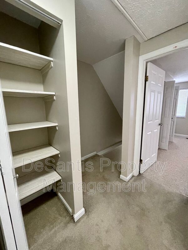 South Fayette - Spacious 3 Bedroom, 2.5 Bath Townhouse - Hunting Ridge Community property image