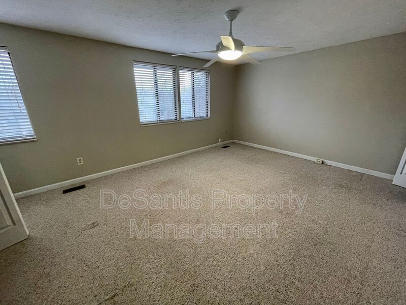 South Fayette - Spacious 3 Bedroom, 2.5 Bath Townhouse - Hunting Ridge Community property image