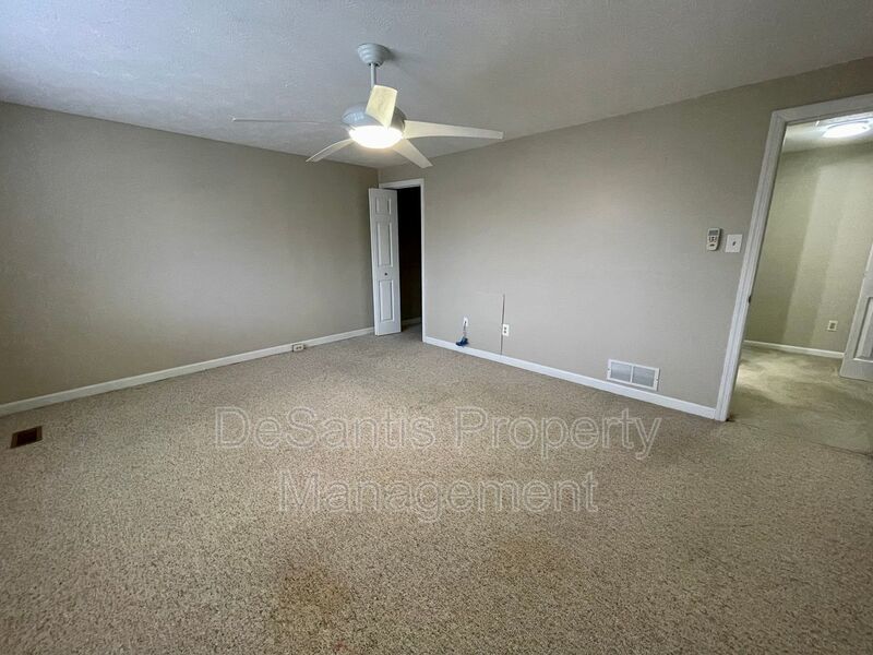 South Fayette - Spacious 3 Bedroom, 2.5 Bath Townhouse - Hunting Ridge Community property image