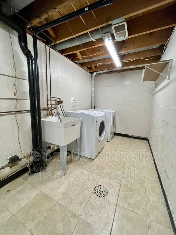 South Fayette - Spacious 3 Bedroom, 2.5 Bath Townhouse - Hunting Ridge Community property image