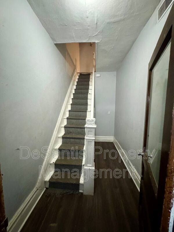 4 Bed 2 Bath Apt in Carrick! property image