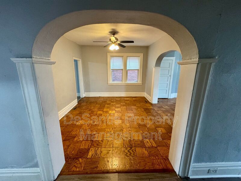 4 Bed 2 Bath Apt in Carrick! property image