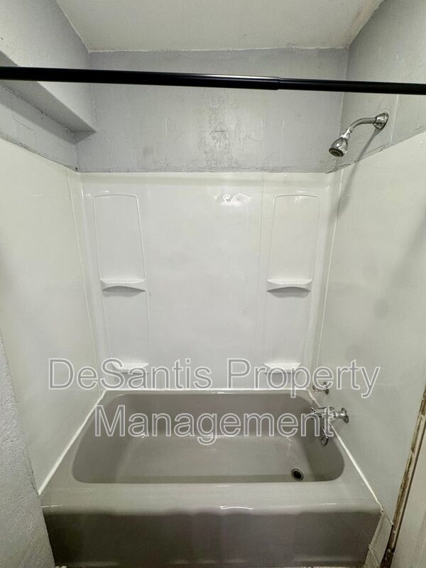 4 Bed 2 Bath Apt in Carrick! property image