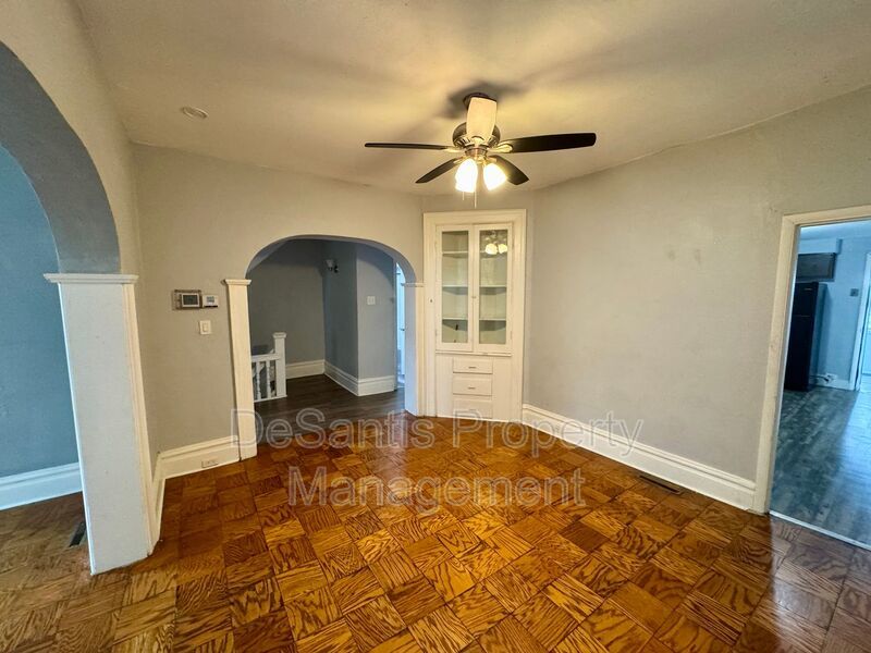 4 Bed 2 Bath Apt in Carrick! property image