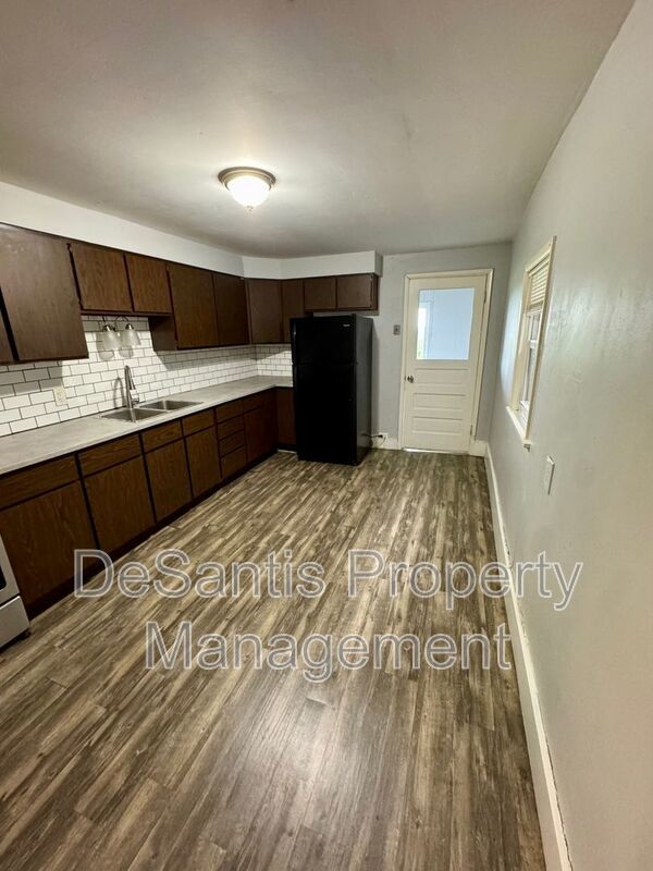 4 Bed 2 Bath Apt in Carrick! property image