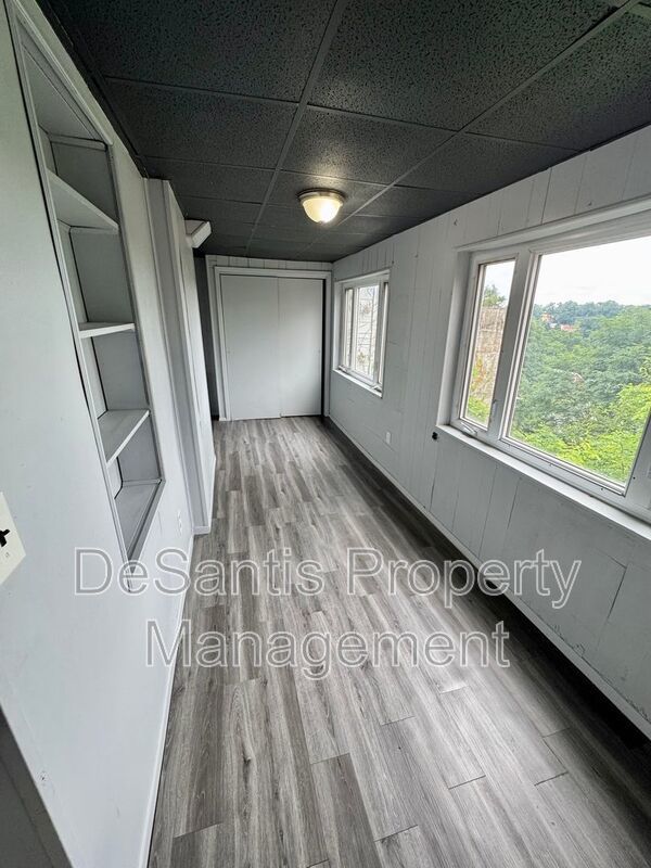 4 Bed 2 Bath Apt in Carrick! property image