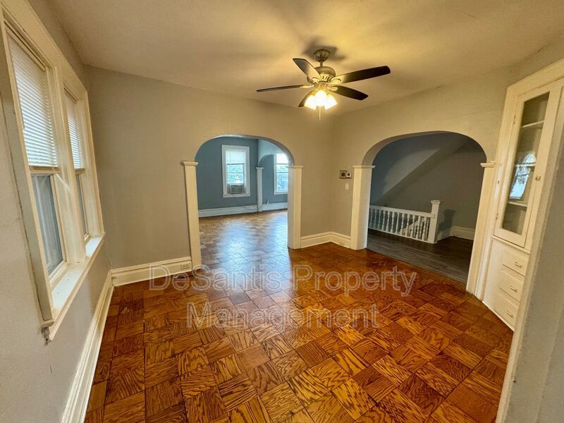 4 Bed 2 Bath Apt in Carrick! property image