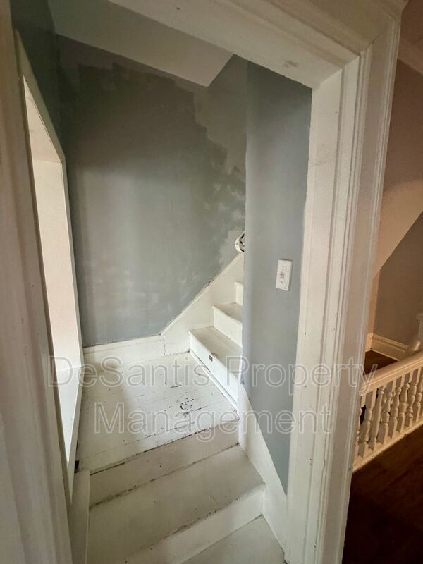 4 Bed 2 Bath Apt in Carrick! property image