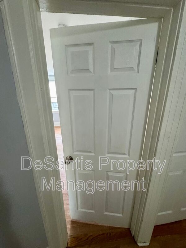 4 Bed 2 Bath Apt in Carrick! property image