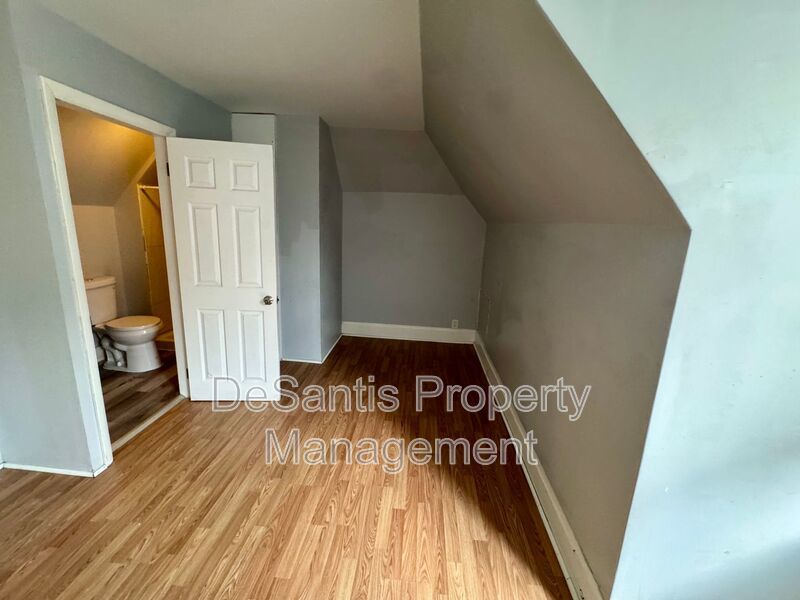 4 Bed 2 Bath Apt in Carrick! property image