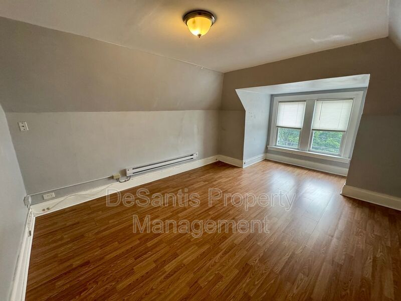 4 Bed 2 Bath Apt in Carrick! property image