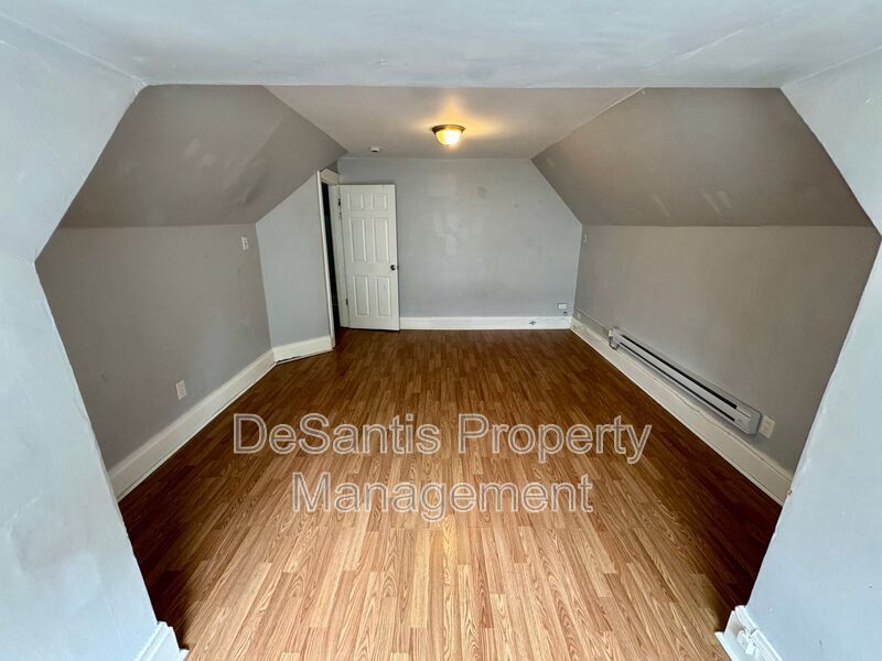 4 Bed 2 Bath Apt in Carrick! property image