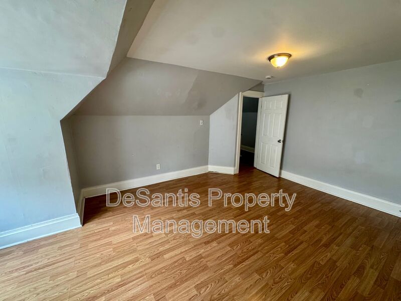 4 Bed 2 Bath Apt in Carrick! property image