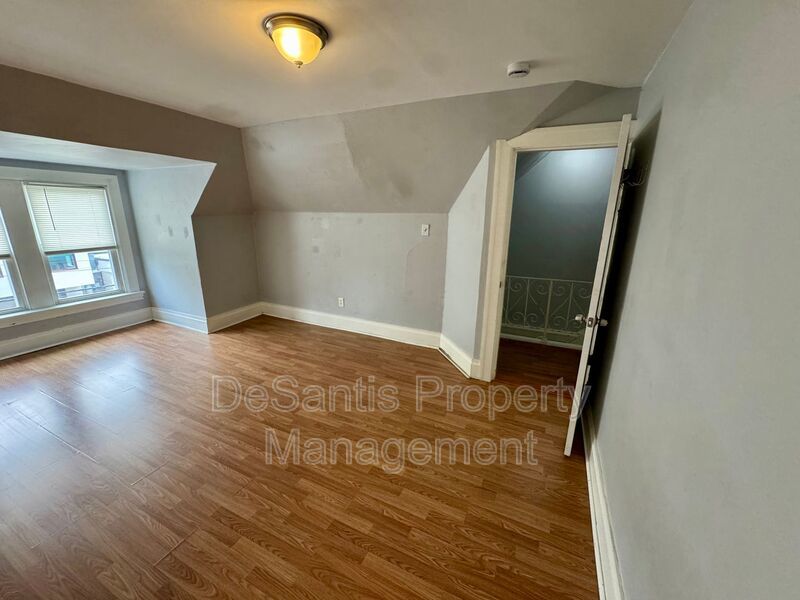 4 Bed 2 Bath Apt in Carrick! property image