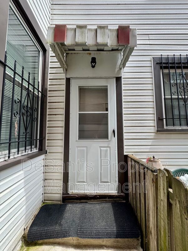 Spacious Studio/1 Bedroom Apt in Troy Hill! property image
