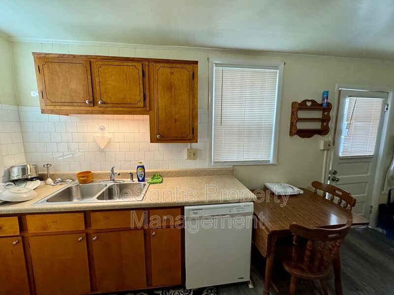 Spacious Studio/1 Bedroom Apt in Troy Hill! property image
