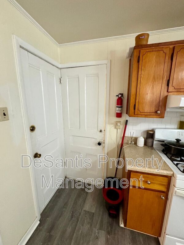 Spacious Studio/1 Bedroom Apt in Troy Hill! property image