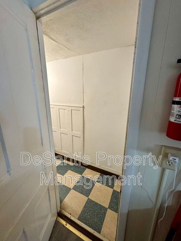 Spacious Studio/1 Bedroom Apt in Troy Hill! property image