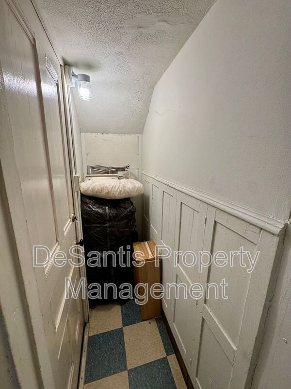 Spacious Studio/1 Bedroom Apt in Troy Hill! property image