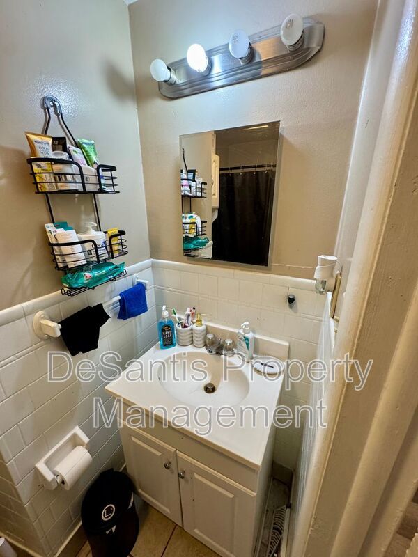 Spacious Studio/1 Bedroom Apt in Troy Hill! property image