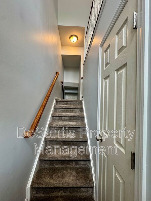 Move-In Ready Wexford Home Featuring Modern Updates and an Attached Two-Car property image