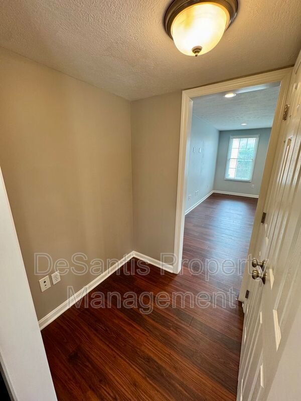 Move-In Ready Wexford Home Featuring Modern Updates and an Attached Two-Car property image