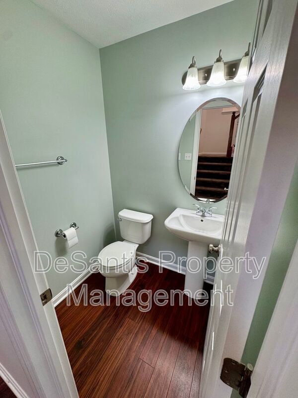 Move-In Ready Wexford Home Featuring Modern Updates and an Attached Two-Car property image