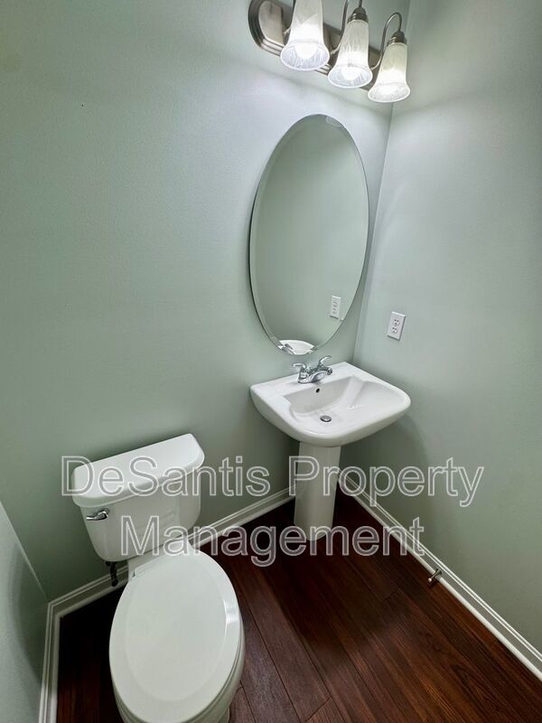 Move-In Ready Wexford Home Featuring Modern Updates and an Attached Two-Car property image