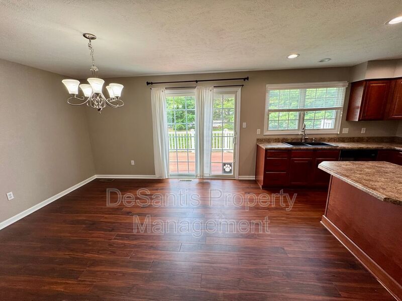 Move-In Ready Wexford Home Featuring Modern Updates and an Attached Two-Car property image