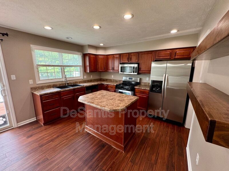 Move-In Ready Wexford Home Featuring Modern Updates and an Attached Two-Car property image