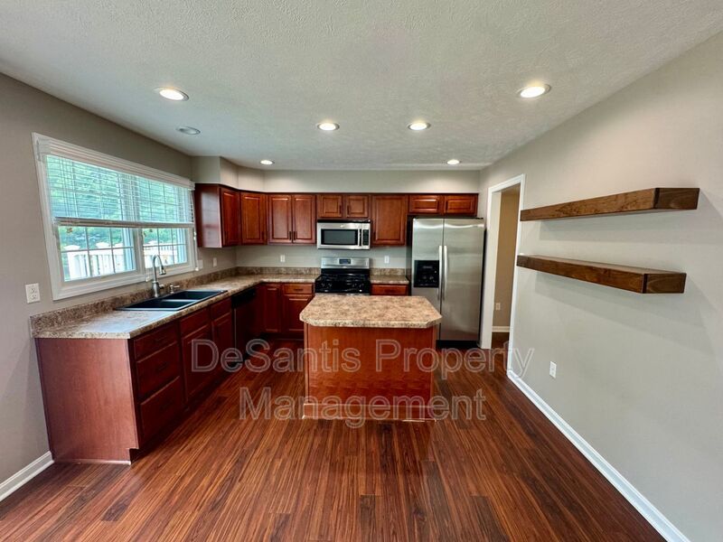 Move-In Ready Wexford Home Featuring Modern Updates and an Attached Two-Car property image
