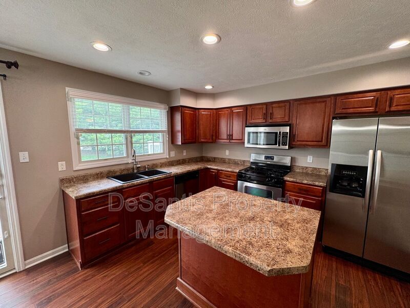 Move-In Ready Wexford Home Featuring Modern Updates and an Attached Two-Car property image