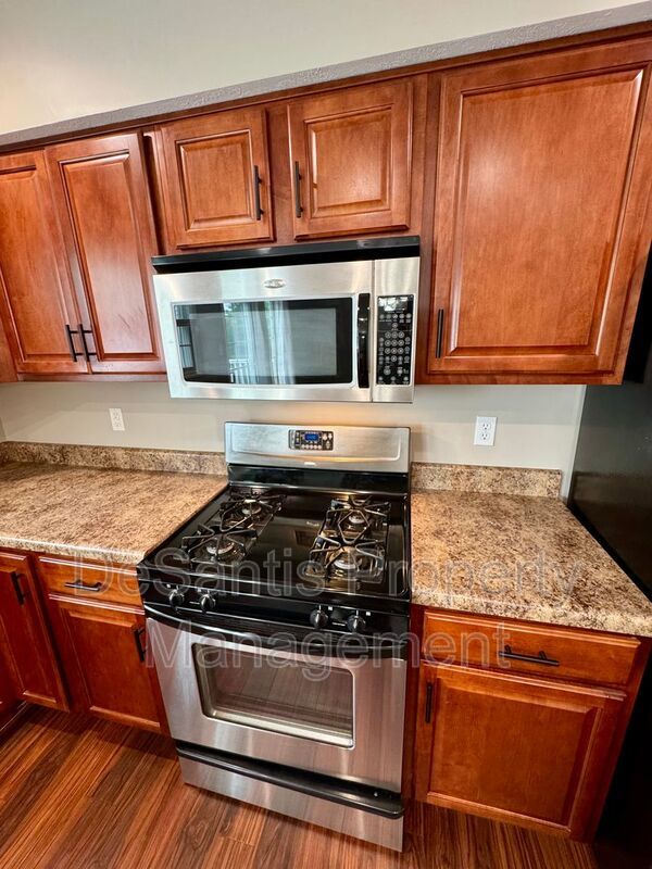 Move-In Ready Wexford Home Featuring Modern Updates and an Attached Two-Car property image