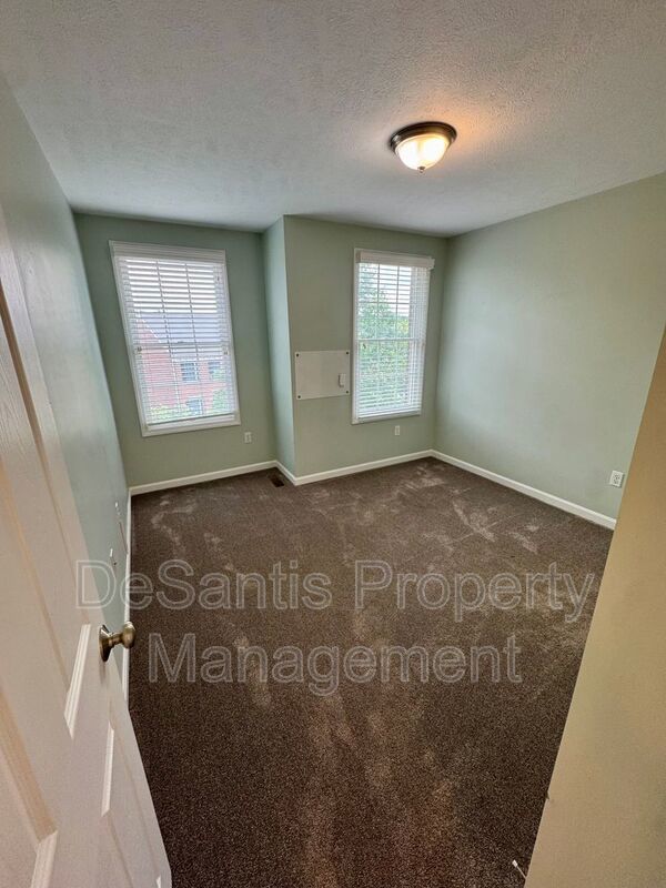 Move-In Ready Wexford Home Featuring Modern Updates and an Attached Two-Car property image