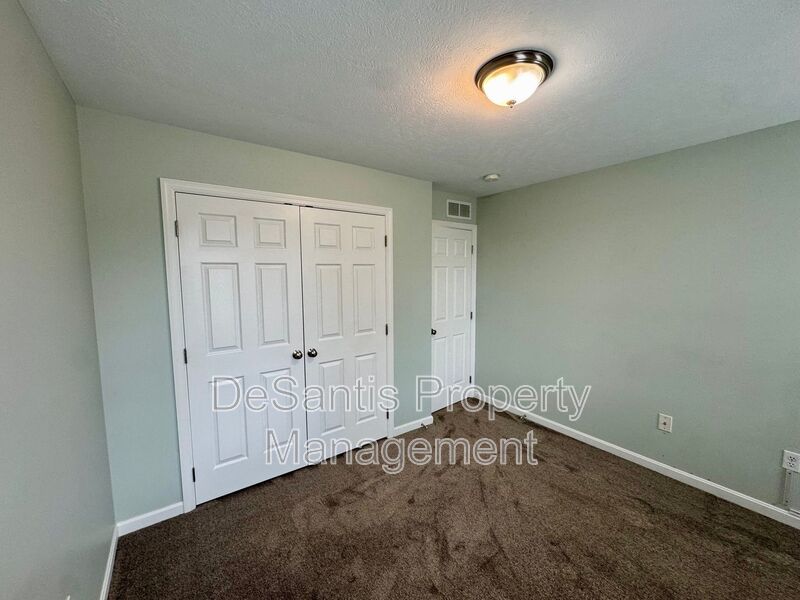 Move-In Ready Wexford Home Featuring Modern Updates and an Attached Two-Car property image