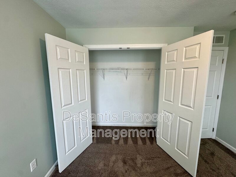 Move-In Ready Wexford Home Featuring Modern Updates and an Attached Two-Car property image