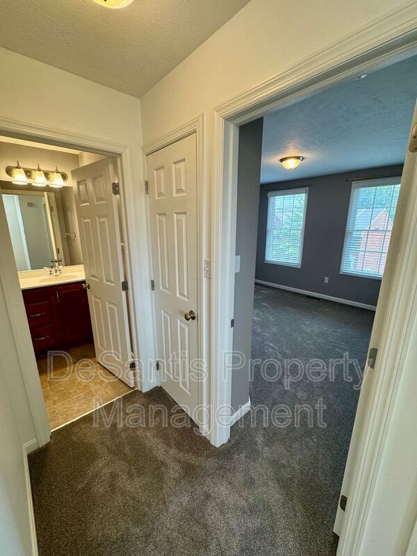Move-In Ready Wexford Home Featuring Modern Updates and an Attached Two-Car property image