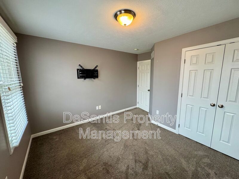 Move-In Ready Wexford Home Featuring Modern Updates and an Attached Two-Car property image