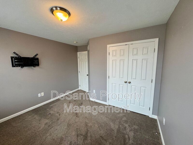 Move-In Ready Wexford Home Featuring Modern Updates and an Attached Two-Car property image