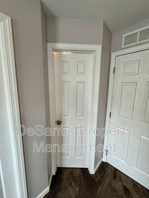 Move-In Ready Wexford Home Featuring Modern Updates and an Attached Two-Car property image