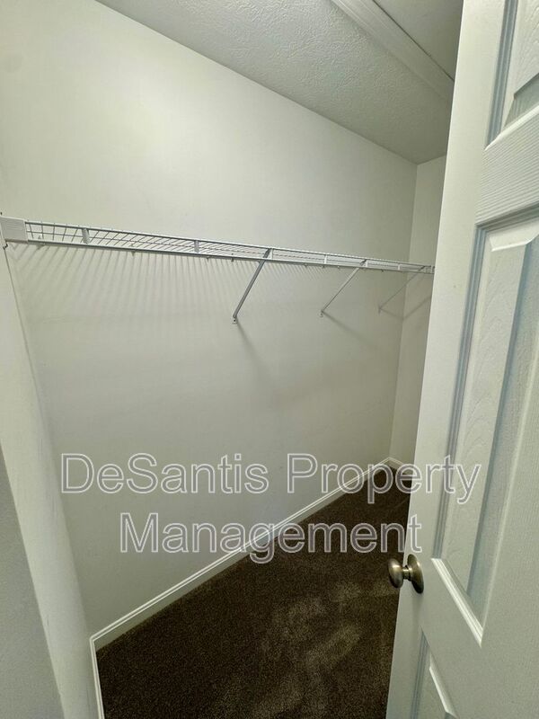 Move-In Ready Wexford Home Featuring Modern Updates and an Attached Two-Car property image