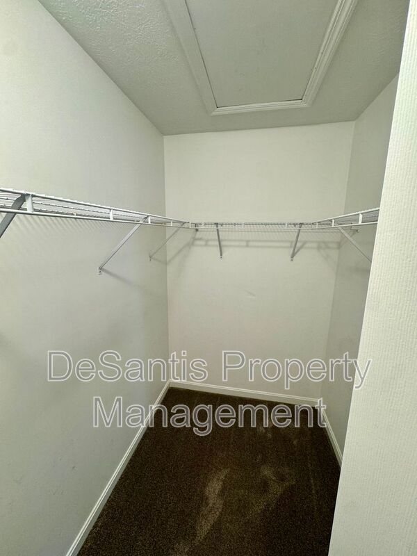 Move-In Ready Wexford Home Featuring Modern Updates and an Attached Two-Car property image